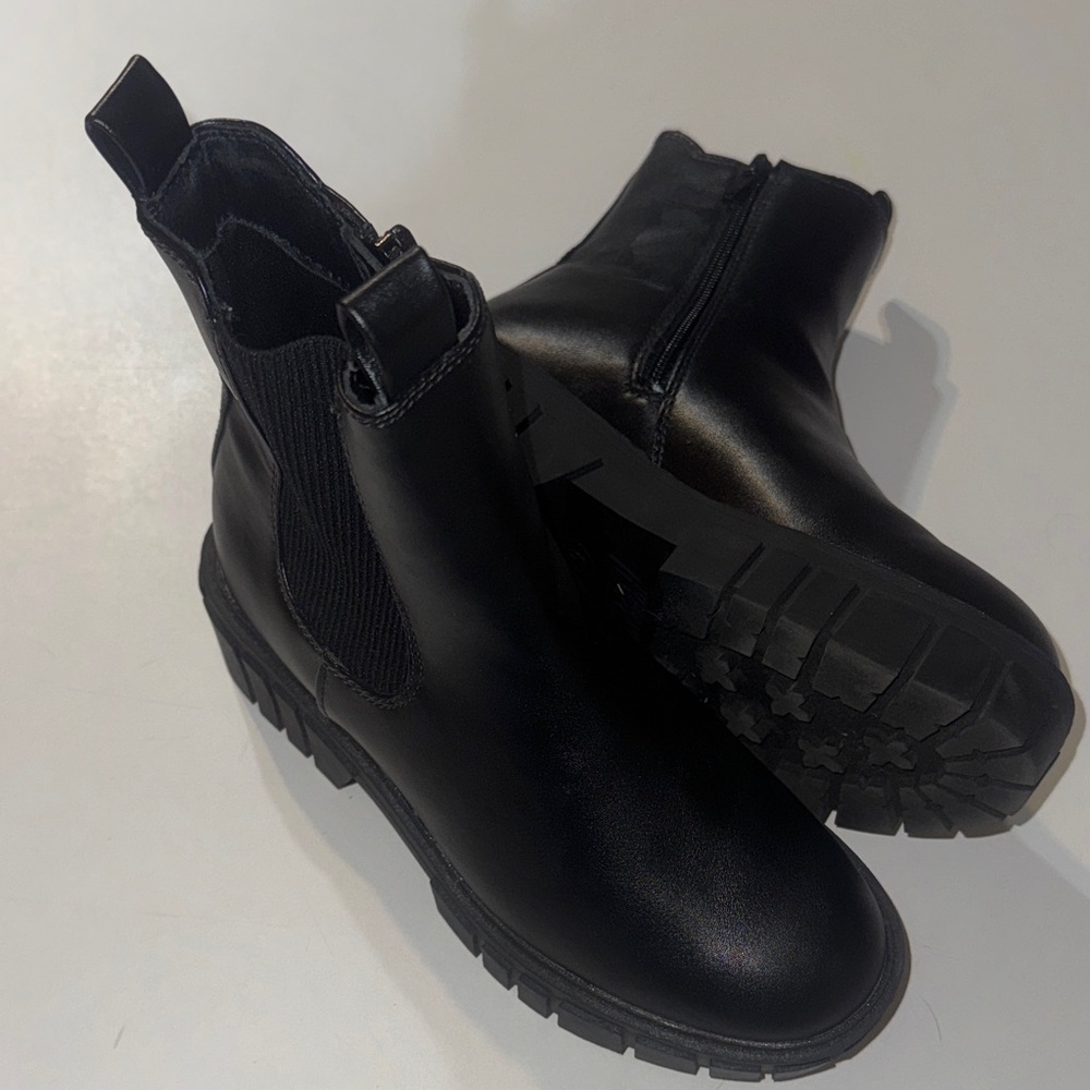 Steve Madden NYC‎ Black Platform/Combat Style Ankle Boots